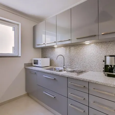 Marina Arcadas - 1 Bedroom - *